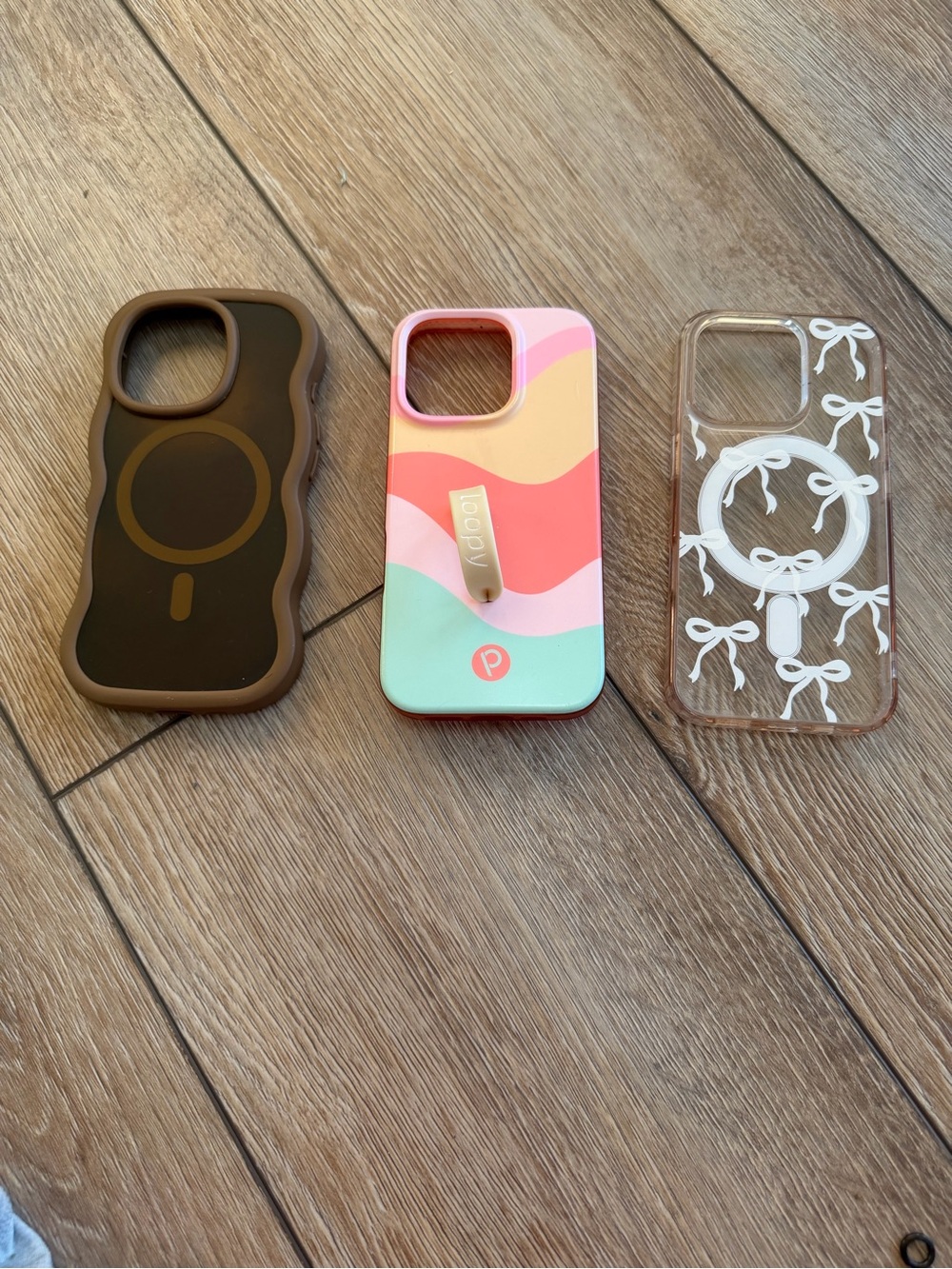 iPhone 16 pro MagSafe brown Wave and clear with bows and amber massey loopy